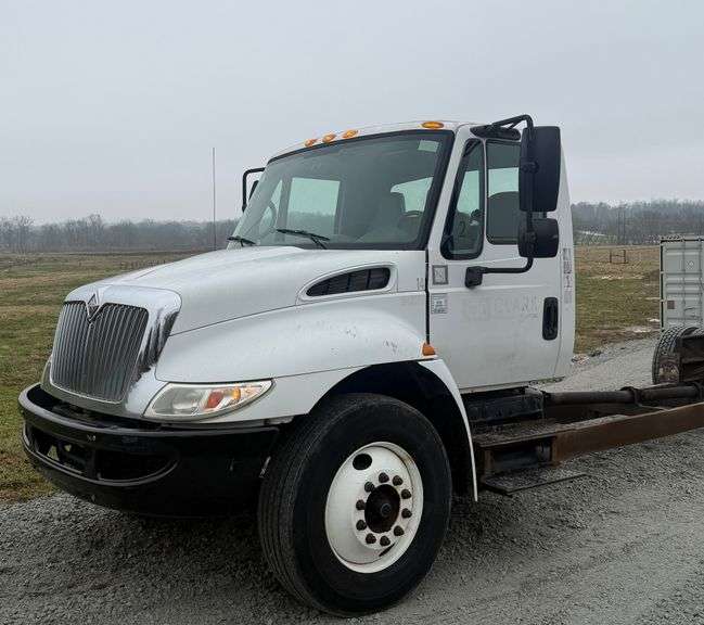 International Cab & Chassis image