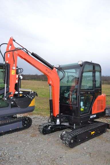 Large QNT50R Excavator image