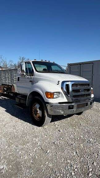 Ford w/Cummins 5.9 Diesel Cab & Chassis image