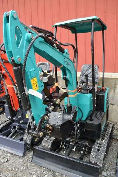 QH12R Mini Excavator image