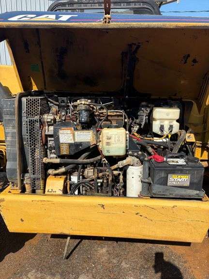 CAT TH63  Telehandler ￼