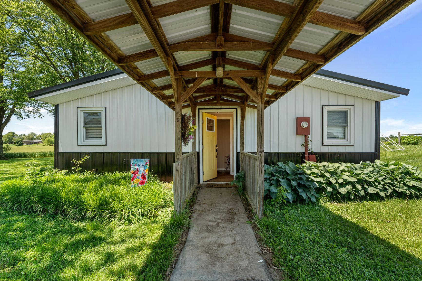 Lot image 82