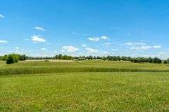 11324 Rineyville Road • Vine Grove, KY TWO HOMES • FINISHED METAL BUILDING (BARNDOMINIUM) • 70'x40' BARN • 9± ACRES