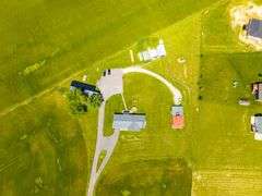 11324 Rineyville Road • Vine Grove, KY TWO HOMES • FINISHED METAL BUILDING (BARNDOMINIUM) • 70'x40' BARN • 9± ACRES