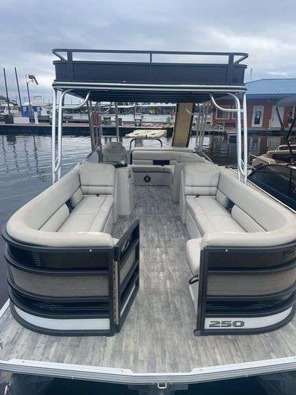 2022 Crest Carribean LX Double Decker image