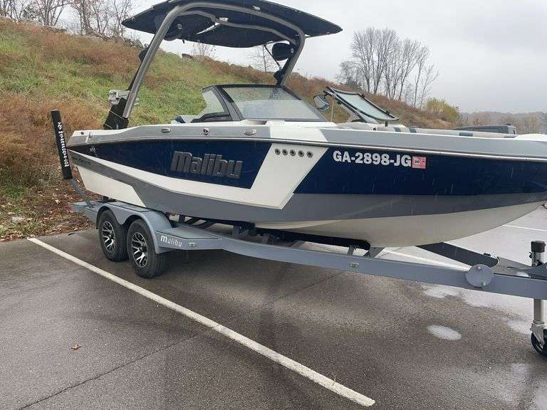 2022 Malibu LX 21 image