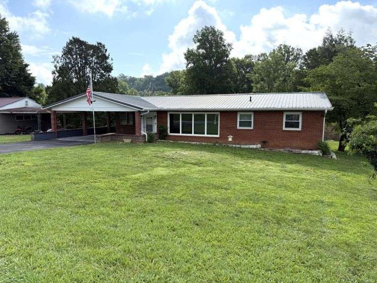 202 Sunset Dr., LaFollette, TN.