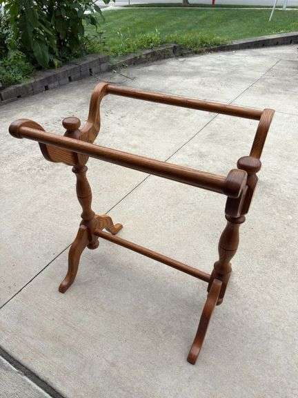 Oak quilt rack