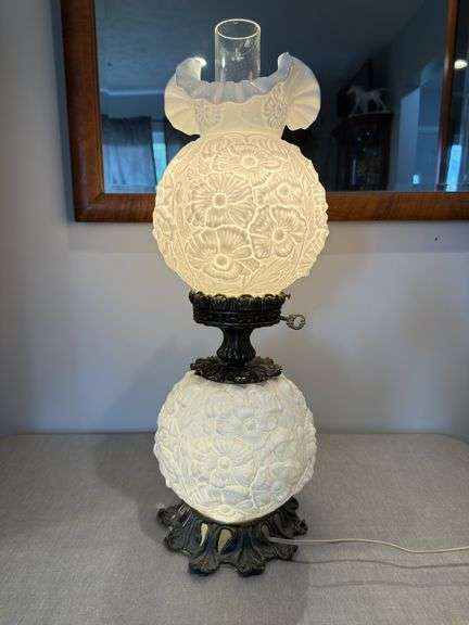 Fenton white poppy Gone With The Wind lamp. 23" tall GWTW