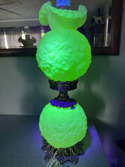 Fenton satin custard Gone With The Wind lamp. 23" tall GWTW