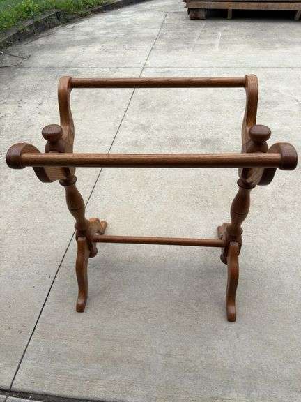 Oak quilt rack