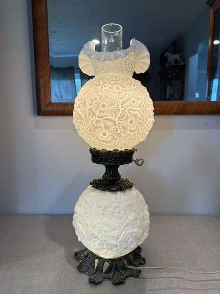 Fenton white poppy Gone With The Wind lamp. 23" tall GWTW