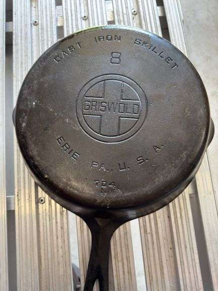 Griswold 8 704N cast iron skillet