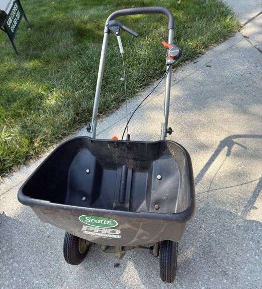 Scott’s pro spreader