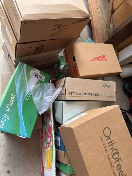 Large lot of women’s shoes. Most look like barely or never worn, size 8