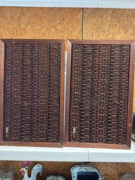 Set of vintage speakers