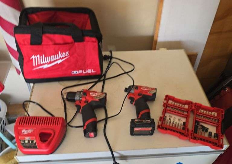 Milwaukee M12 drill and impact set