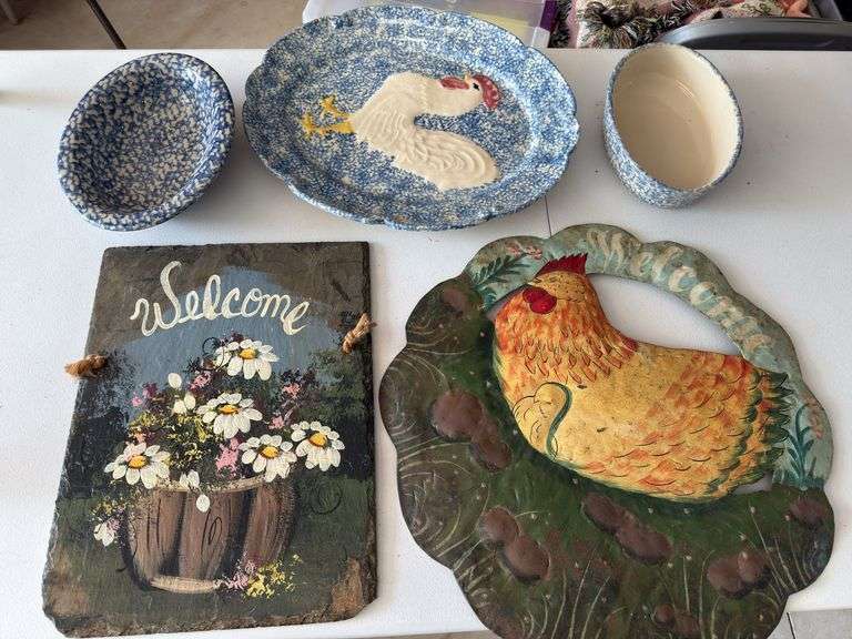 Lot of decor as shown