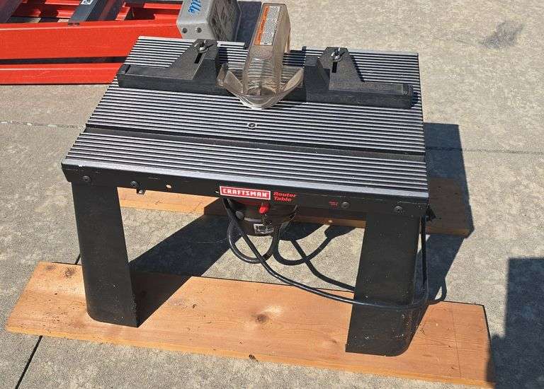 Craftsman router table