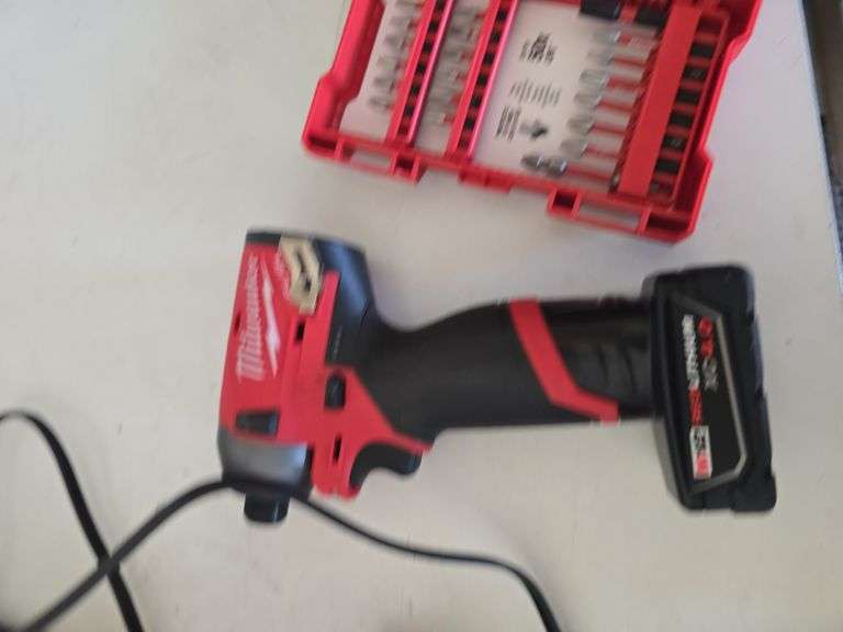 Milwaukee M12 drill and impact set