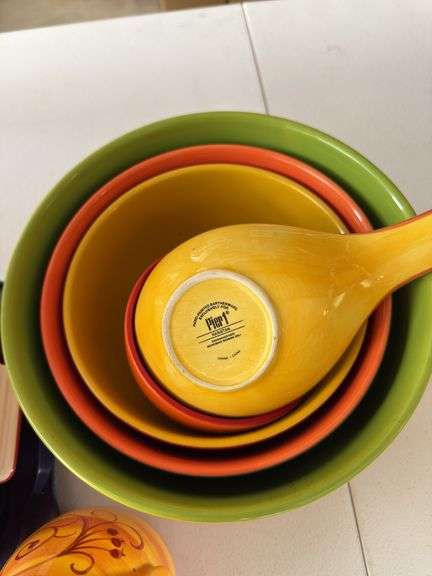 Bakeware and kitchen items