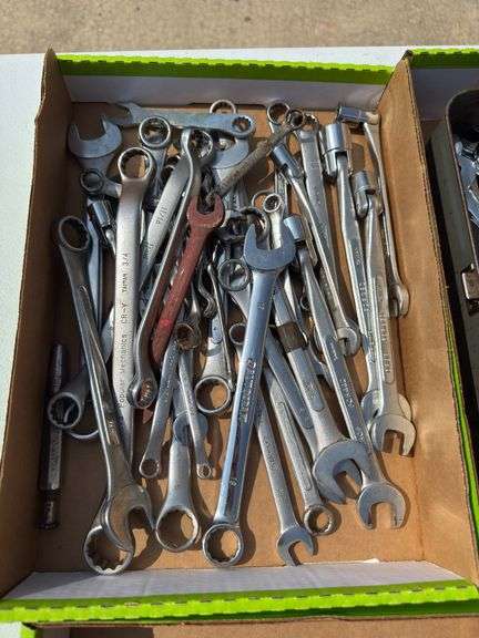 Lots of miscellaneous hand tools as shown