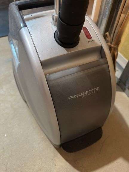 Clothes steamer