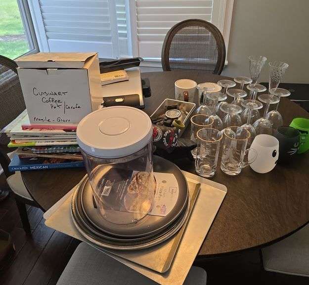 Large lot of kitchenware