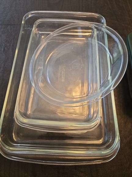 Lot of Pyrex dishes