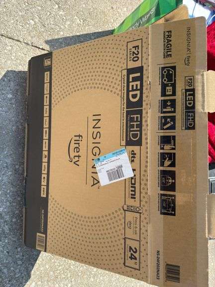 Jensen 19” 12 volt LED Tv for Rv. Seller says it works. Disregard box labels image