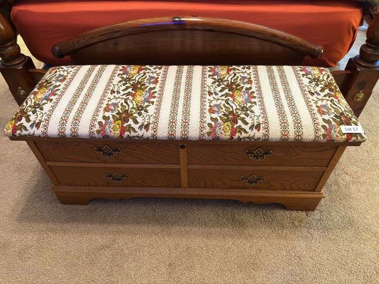 Nice Lane cedar chest