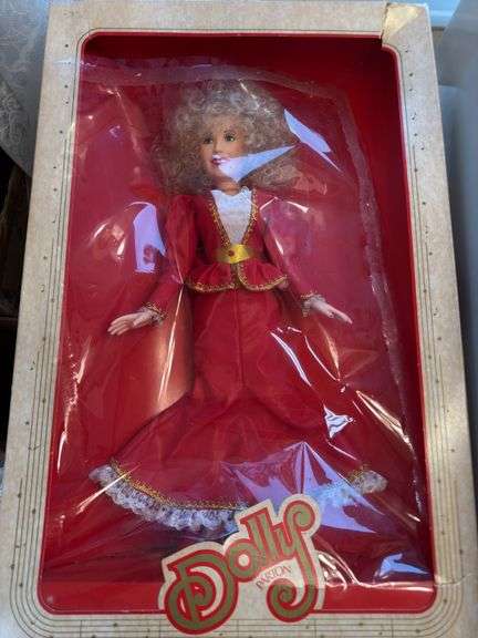 Dolls as shown. Dolly Parton, Nancy Reagan, Marilyn Monroe
