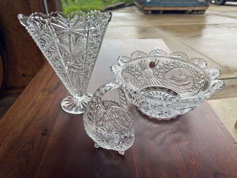 Lot of Hofbauer byrdes lead crystal items as shown.