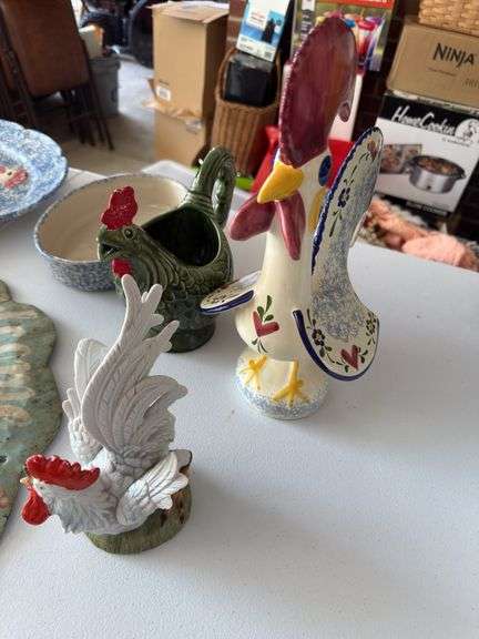 Lot of decor as shown