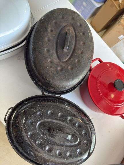 Roasting pans and Dutch oven