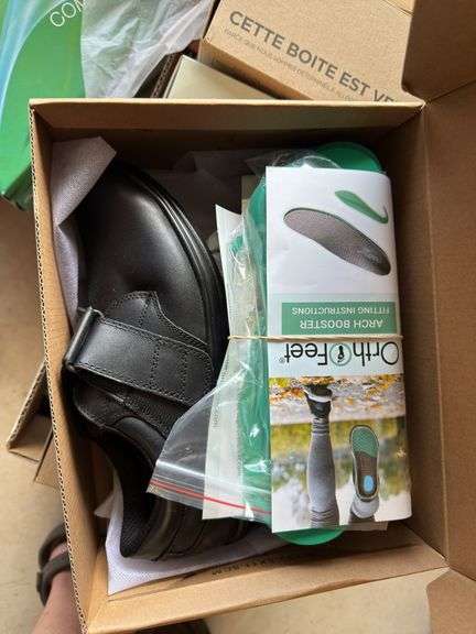 Large lot of women’s shoes. Most look like barely or never worn, size 8