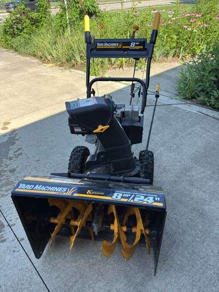 Yard Machines snow blower, 8HP, 24”. Started on first pull