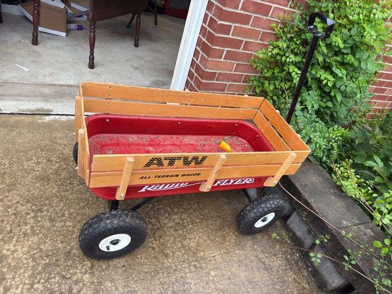 Radio flyer wagon