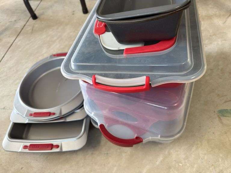 Lot of baking pans and covered kitchenware