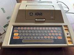 Atari 400. Missing power supply. Not tested
