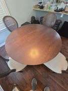 Dining room table with 4 chairs 1 leaf