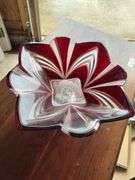 Decorative glass bowl