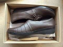 Large lot of women’s shoes. Most look like barely or never worn, size 8