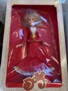 Dolls as shown. Dolly Parton, Nancy Reagan, Marilyn Monroe