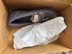 Large lot of women’s shoes. Most look like barely or never worn, size 8