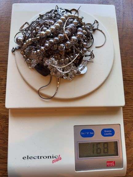 Scrap .925 silver. Approximately 5.34 pennyweights