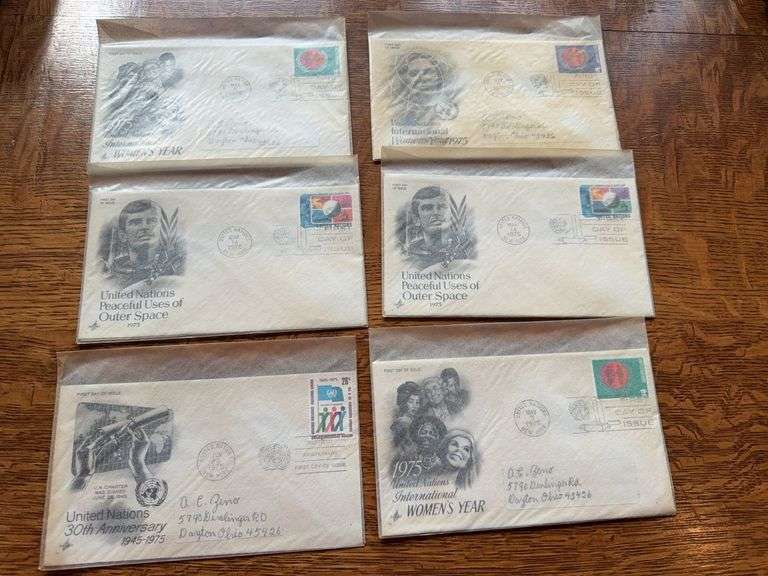 1975 first day issue envelopes with postage image