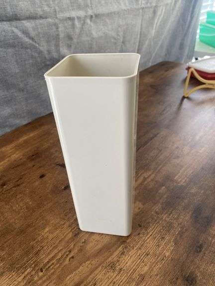 Tupperware (A)