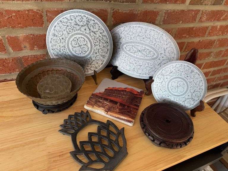 Trivets, Risers, & Displays