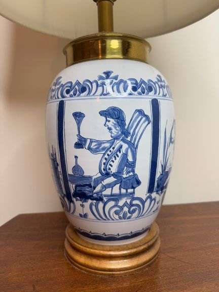 Williamsburg Delft “London” Jar Lamp